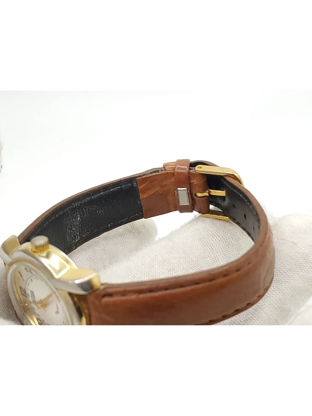 Brittania Quartz Womens Watch New Battery Gold Tone Brown Band 18mm